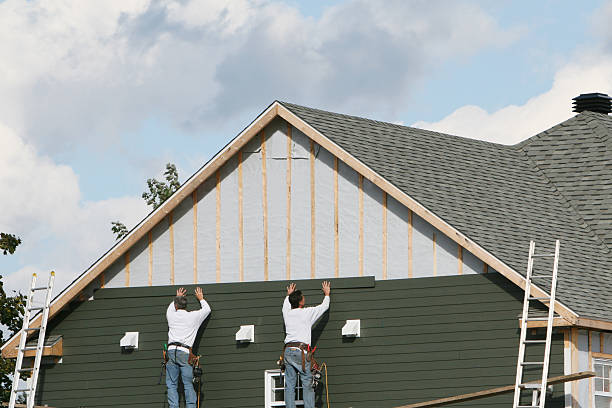 Professional Siding Contractor technician working in Bridgewater, NJ
